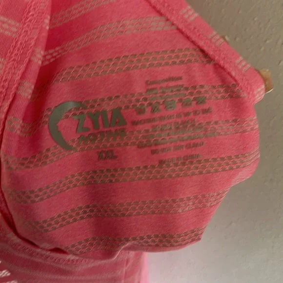 NWT Zyia pink split back tank - Picture 6 of 7